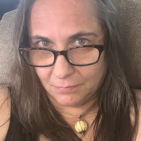 Meet your Posher, Kimberly - Picture 1 of 1